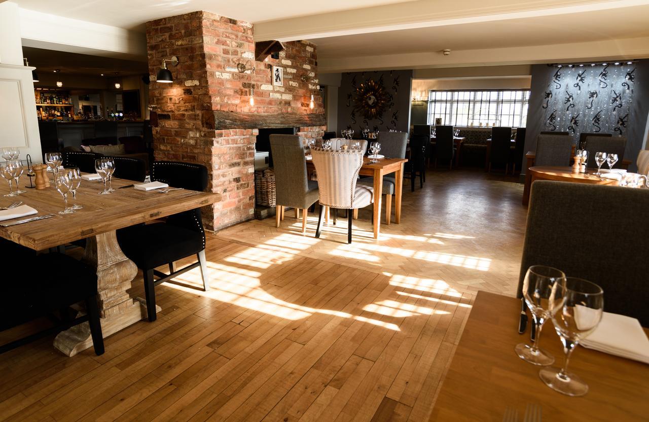 The Wheatsheaf Inn Onneley 외부 사진